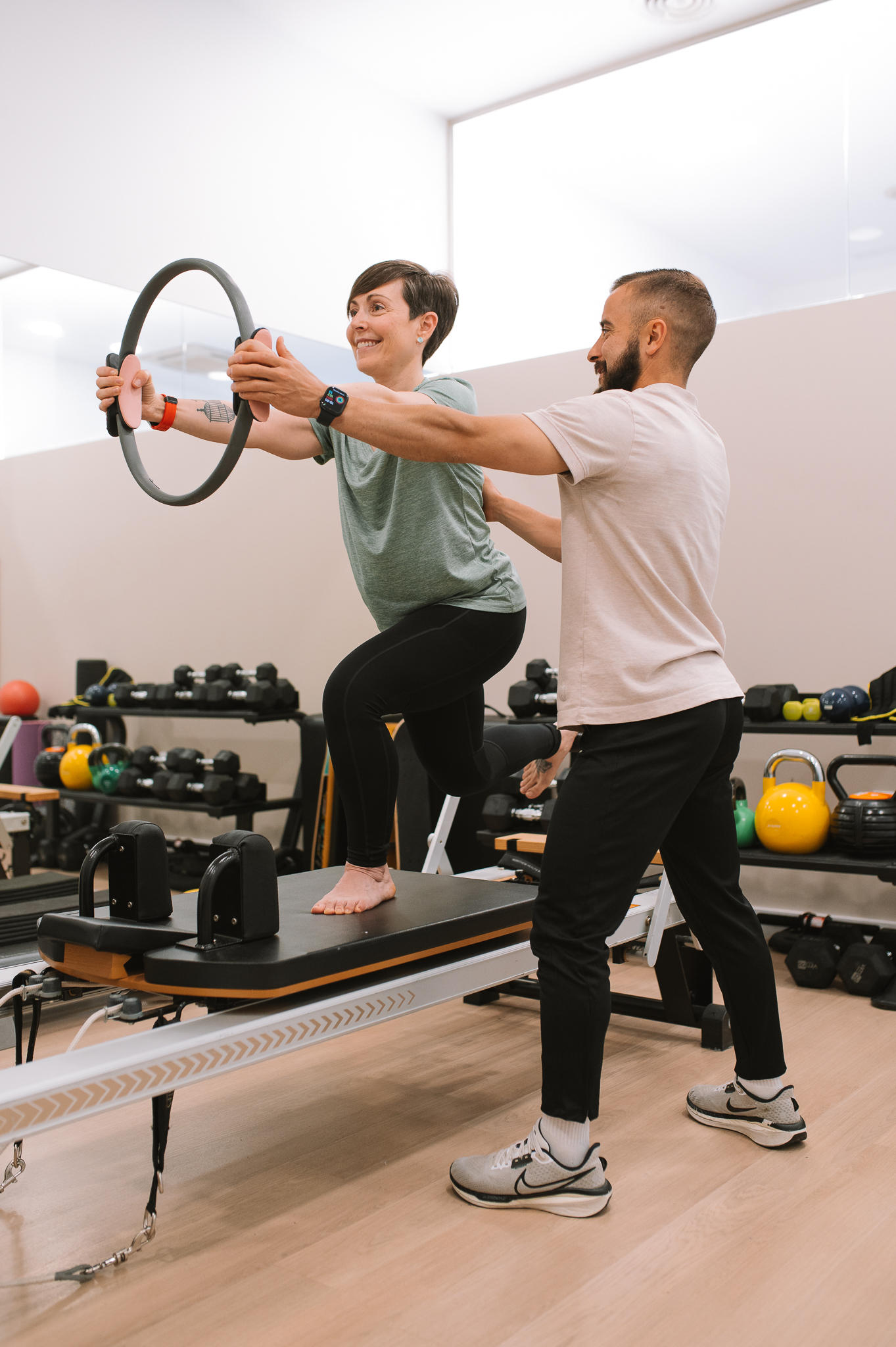 Sesi&oacute;n individual de Pilates Reformer con supervisi&oacute;n profesional